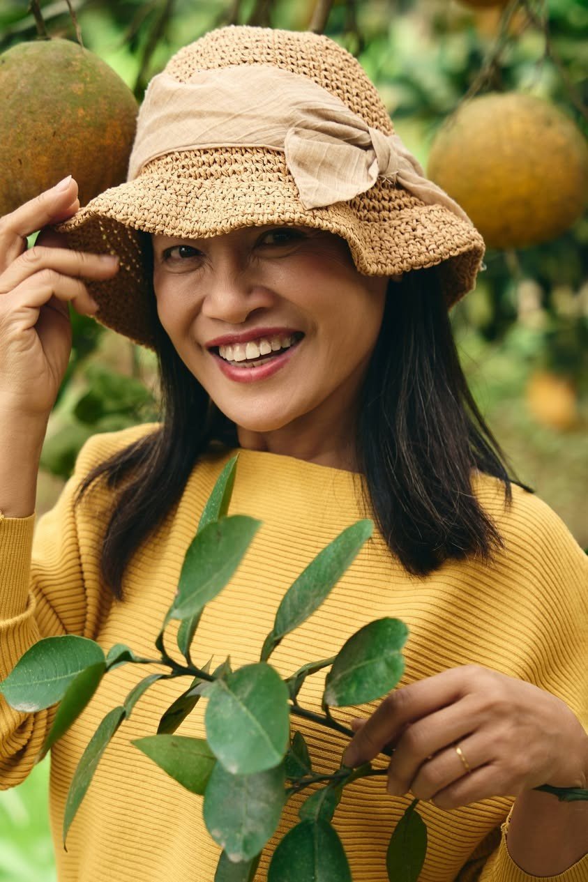 Hình ảnh do nghệ sĩ Tú Oanh đăng tải vào Mùng 2 Tết Bính Ngọ, kèm lời chúc: 