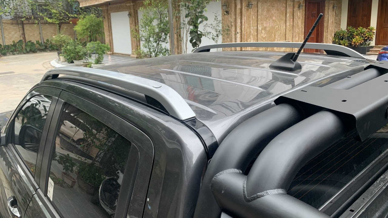 Gi&aacute; n&oacute;c nằm trong hồ sơ đăng kiểm của xe.&nbsp;