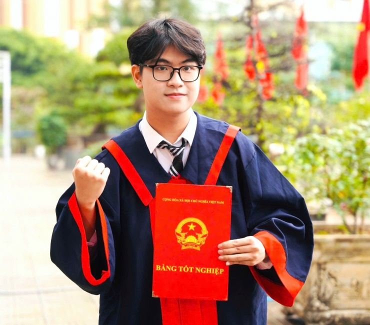 Điểm trung bình chung tích lũy mỗi kỳ học của Bảo Khánh trong học kỳ 1 lớp 12 là 9,7. 