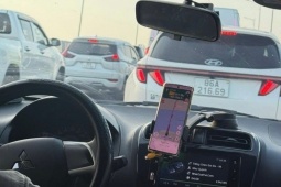 Chiều mùng 5 Tết, nhiều tuyến đường về TPHCM kẹt cứng phương tiện