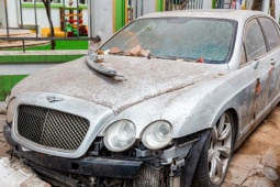 Xe siêu sang Bentley giá 20 tỷ bỏ hoang trên vỉa hè Hà Nội hơn 11 năm