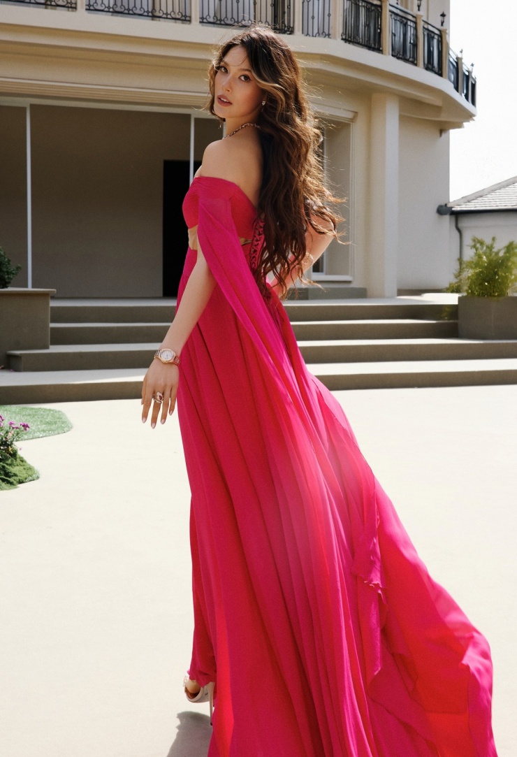 5 năm qua, Cốc Ái Lăng là gương mặt quen thuộc tại các tuần lễ thời trang, lễ trao giải phim ảnh, âm nhạc, thể thao quốc tế.