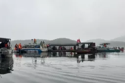 Vụ chìm tàu hồ Thác Bà khiến 6 người tử vong: Chở quá tải, bến không phép