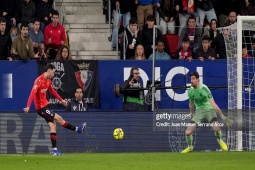 Real Madrid đứng hình vì xử lý “ảo thuật”, Gyokeres đá như đi dạo vẫn có siêu phẩm