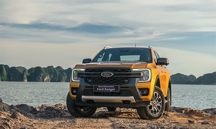 Giá xe Ford Ranger tháng 2/2026, bản Wildtrak giảm 100% lệ phí trước bạ - 1