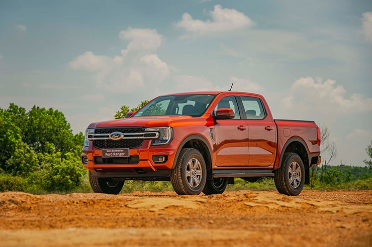 Giá xe Ford Ranger tháng 2/2026, bản Wildtrak giảm 100% lệ phí trước bạ - 3