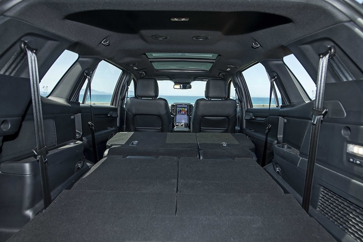 Giá xe Ford Everest lăn bánh kèn ưu đãi tháng 2/2026 - 10