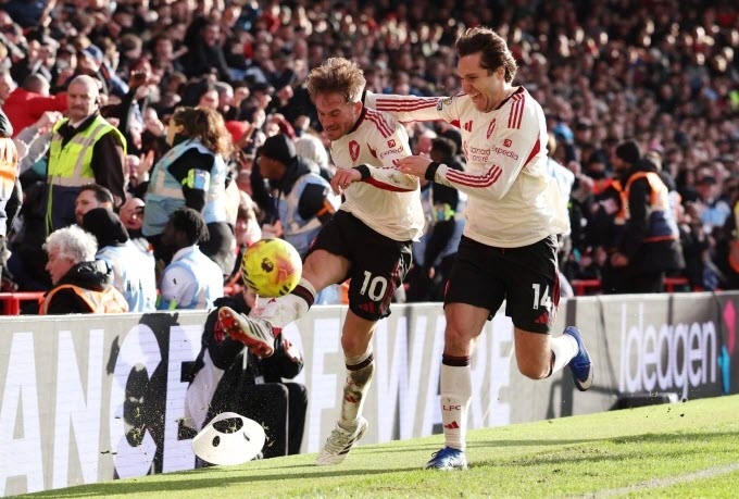 Liverpool đầy vất vả giành 3 điểm trước Nottingham Forest