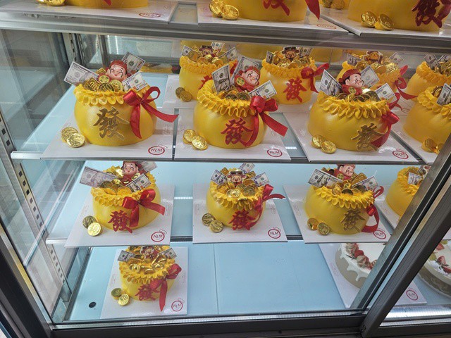 Ngoài vàng bạc, những mặt hàng nào đang “cháy hàng” dịp vía Thần Tài? - 6