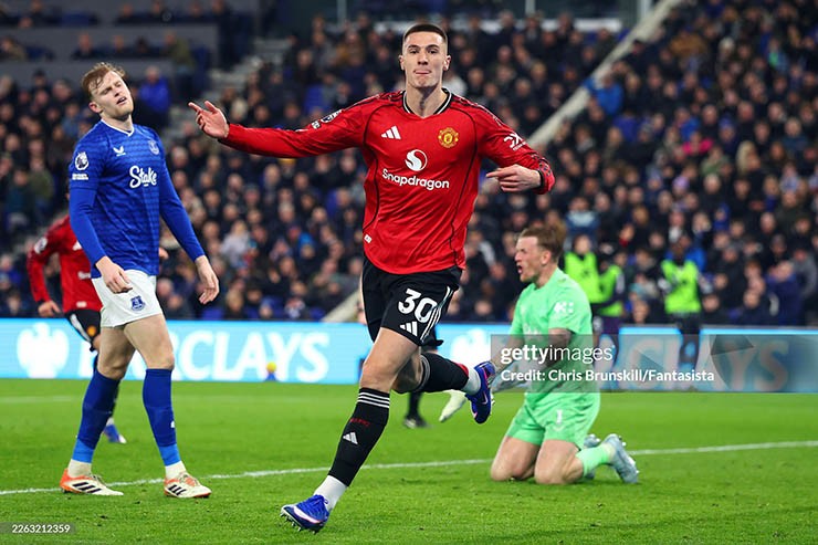 MU hạ Everton trong trận cầu muộn nhất vòng 27 Ngoại hạng Anh