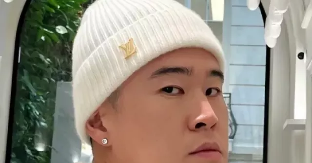 Đột kích bắt khẩn cấp nam ca sĩ trong khách sạn