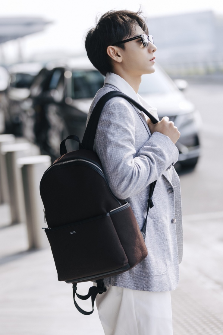 Isaac diện 'cây' đồ bảnh bao lên đường dự Milan Fashion Week - 7