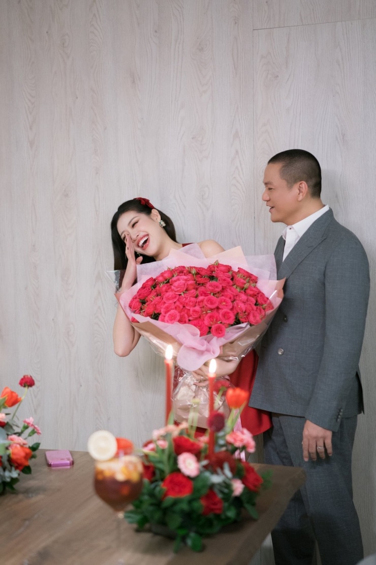 Khánh Vân khóc khi được chồng làm tiệc sinh nhật bất ngờ - 3