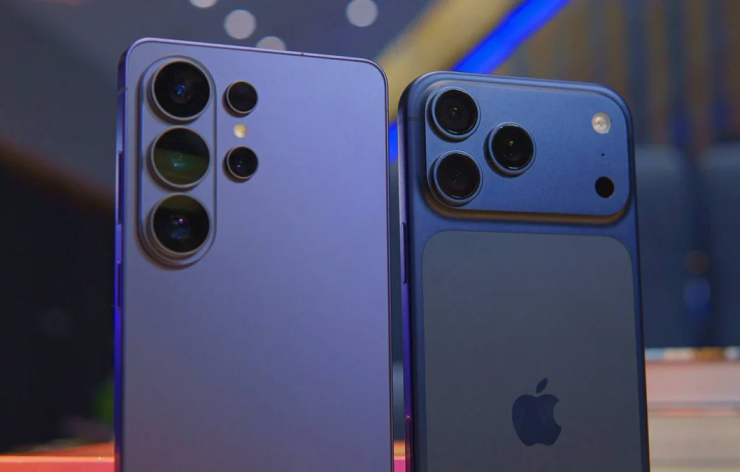 Có lẽ đây là hai trong số những chiếc điện thoại tốt nhất bạn có thể mua vào đầu năm 2026. Ảnh: PhoneArena