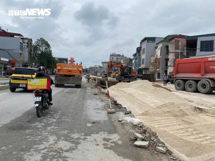 Dự án hơn 1000 tỷ đồng ở Thanh Hoá không rào chắn, người dân nơm nớp lo tai nạn - 5