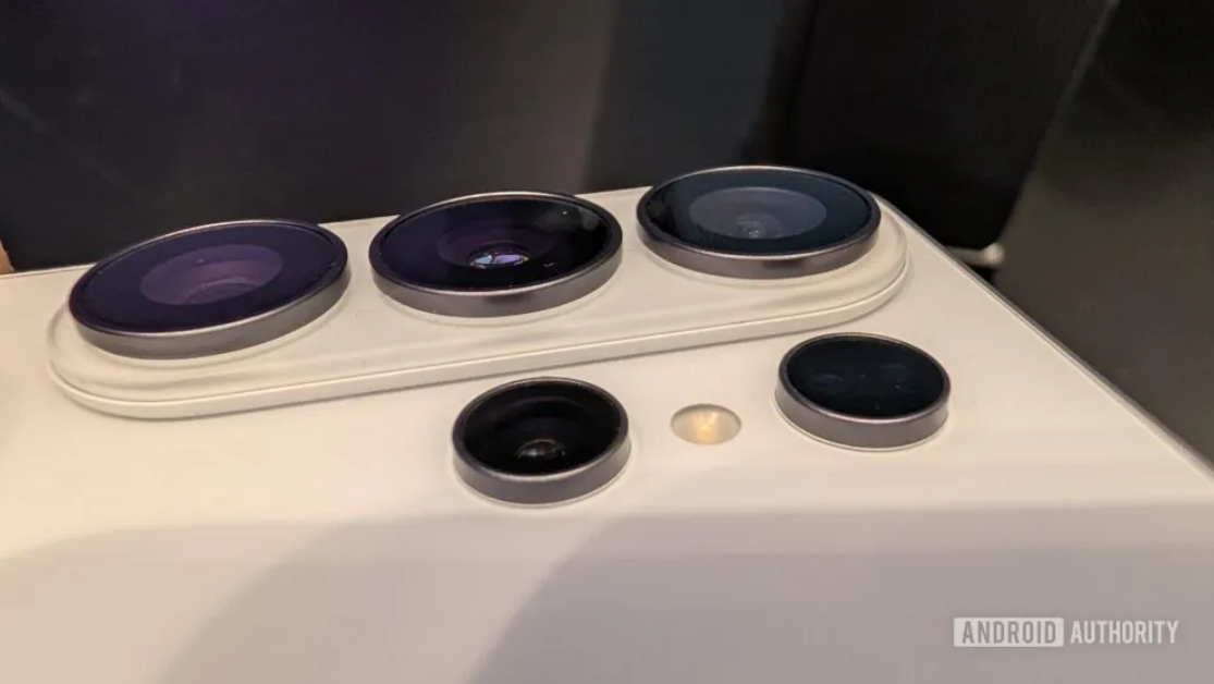 Cận cảnh camera của Galaxy S26 Ultra.