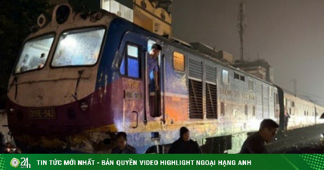 Cục CSGT cảnh báo gì sau vụ tàu SE va chạm với xe tải tại Ngọc Hồi gây chết người?