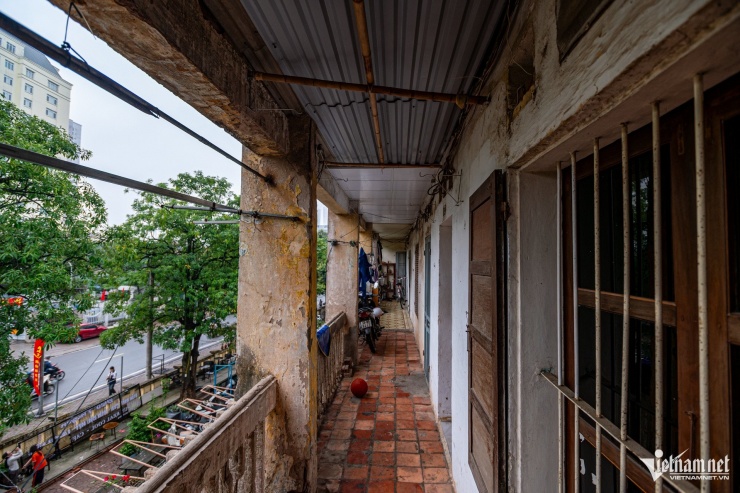 Cận cảnh khu tập thể 3 tầng 'cứ mưa là dột' sắp xây chung cư 34 tầng ở Hà Nội - 9
