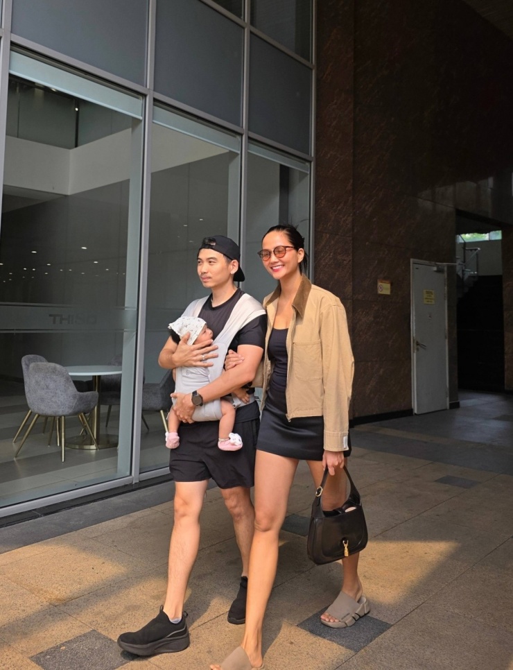 Mẹ một con H’Hen Niê khoe vòng một gợi cảm - 7