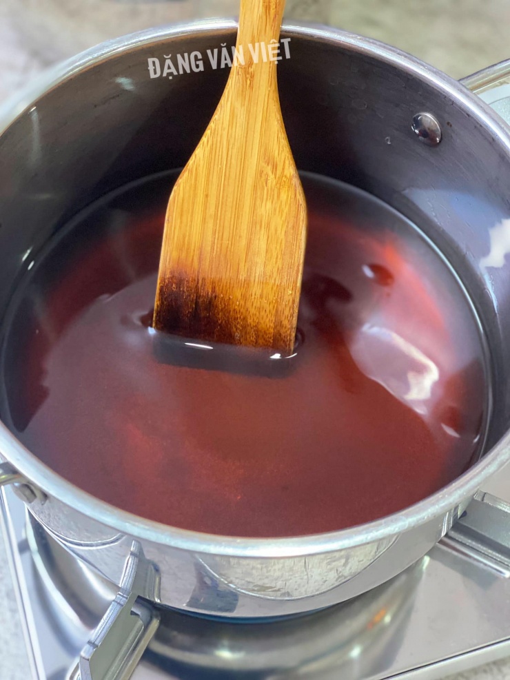 Bắc lên bếp khuấy đều