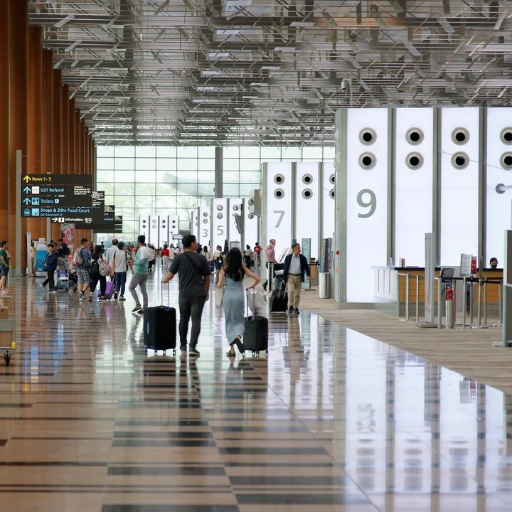 Changi Airport)