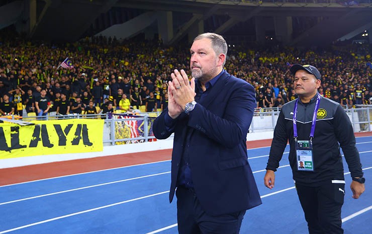 HLV Peter Cklamovski tự tin trước màn tái đấu ĐT Việt Nam