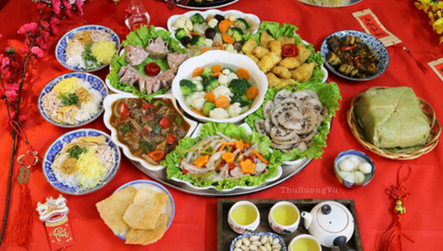 Mâm cỗ tươm tất để cúng rằm tháng Giêng.