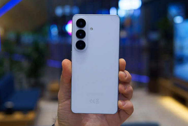 Hệ thống camera giữ nguyên nhưng các tính năng AI giúp nâng cao trải nghiệm chụp ảnh.