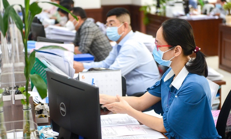 Người được tuyển dụng vào công chức đã có thời gian công tác và đóng bảo hiểm xã hội bắt buộc sẽ được xếp lương theo hướng dẫn mới.