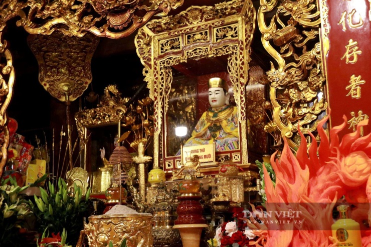 Vì sao nhiều người chi nửa triệu mua ngựa giấy đốt tại đền Quan Hoàng Mười (Hà Tĩnh)? - 3