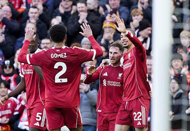 Liverpool tạm vươn lên thứ 5 sau trận thắng West Ham