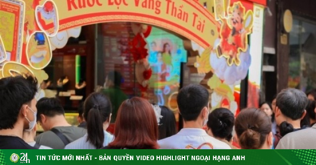 Vàng lên sát 191 triệu đồng/lượng, chen nhau đi mua 'không quan tâm giá'