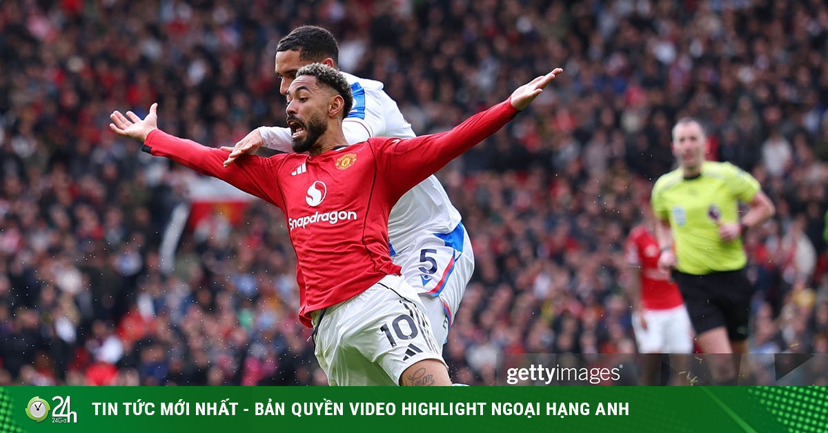 HLV Glasner chỉ trích quả 11m & thẻ đỏ, tố Cunha diễn kịch giúp MU hưởng lợi