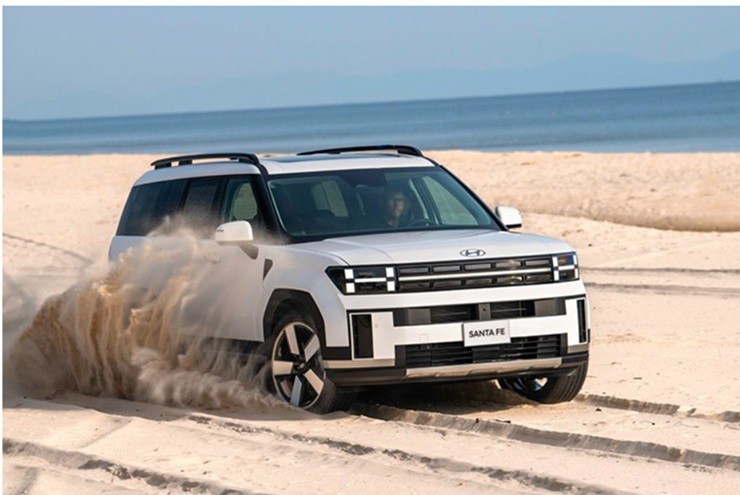 Loạt SUV có hàng ghế thứ 3 rộng rãi tại Việt Nam - 3