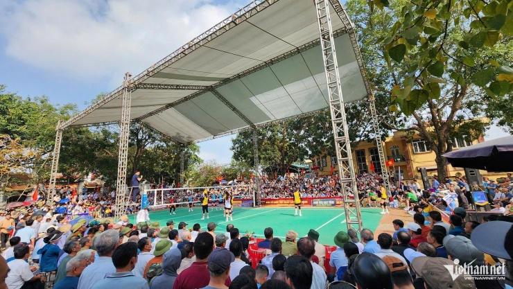 Tuyển thủ bóng chuyền 'càn quét' tiền thưởng tỉ đồng giải hội làng - 7