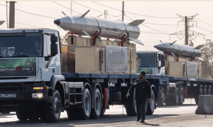 Iran tuyên bố đã phóng một tên lửa siêu vượt âm vào Israel trong cuộc chiến 12 ngày hồi tháng 6/2025. Ảnh: Morteza Nikoubazl/NurPhoto