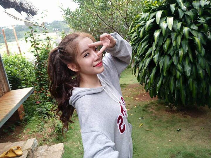 Sinh năm 1996, LyLy được biết đến với vai trò nhạc sĩ. Trước khi hoạt động solo, cô từng là thành viên nhóm Hello Yellow.