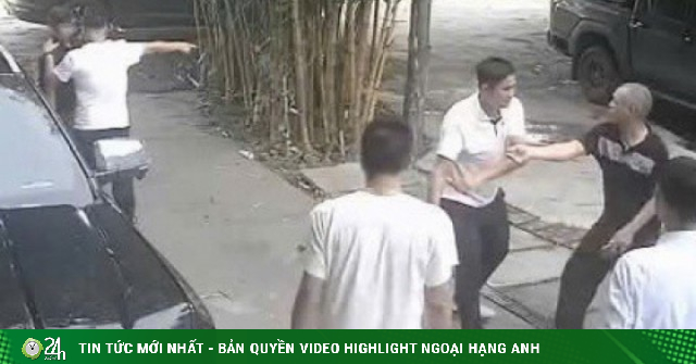 Mâu thuẫn trong lúc mời rượu, vợ chồng chủ quán bị khách đánh