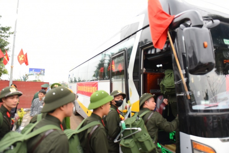 Các công dân con em của Thủ đô lên đường nhập ngũ luôn phát huy truyền thống Thủ đô Anh hùng, truyền thống của địa phương; truyền thống “Xẻ dọc Trường Sơn đi cứu nước”, chiến đấu anh dũng, kiên cường của các thế hệ ông cha đi trước, truyền thống “3 sẵn sàng” của Thanh niên Thủ đô