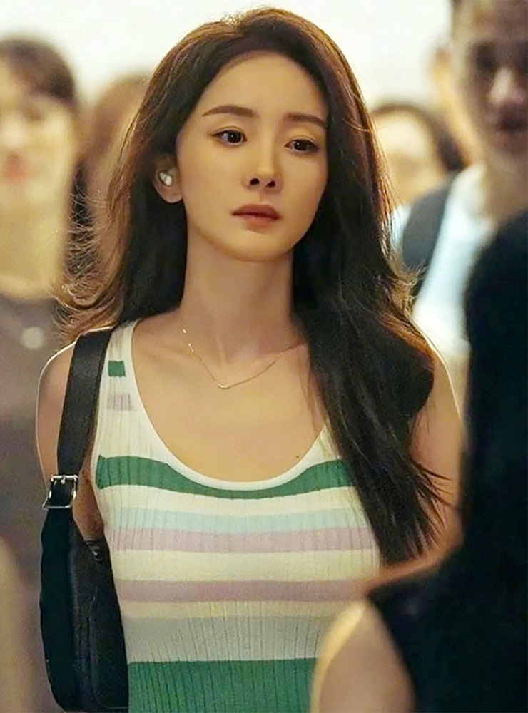 Song song với những thành tựu diễn xuất, thời trang cũng trở thành một lĩnh vực khác mà Dương Mịch có tầm ảnh hưởng.