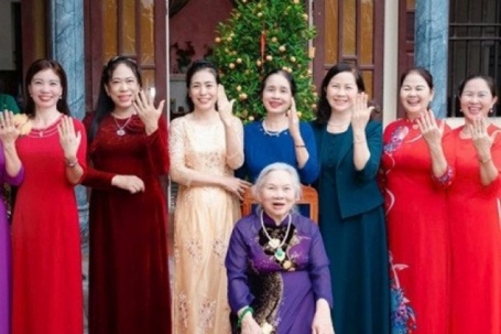 Sinh nhật tuổi 90, cụ bà ở Ninh Bình cầm hộp vàng tặng 5 con dâu, 4 con gái