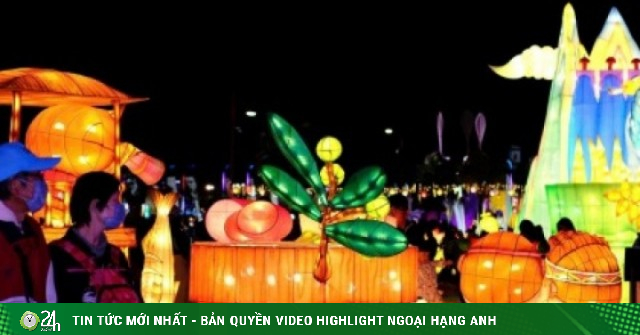 Choáng ngợp với "đại tiệc ánh sáng" tại lễ hội đèn lồng ở Đài Loan