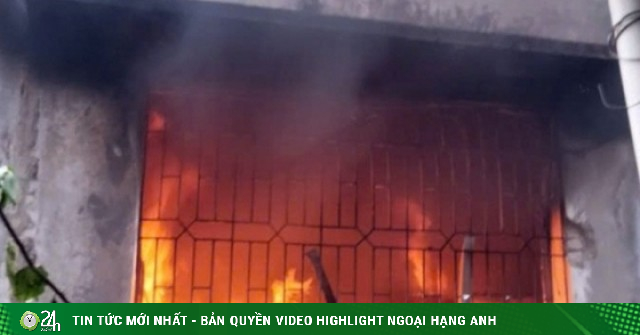 Cháy dữ dội trong căn nhà 5 tầng ở Hà Nội, lửa đỏ rực