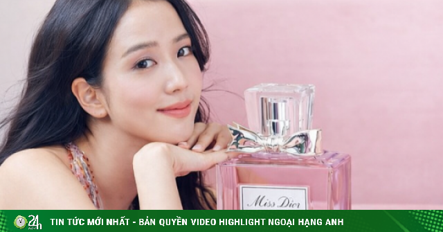 8 chai nước hoa giá dưới 2 triệu đồng thích hợp làm quà tặng 8/3