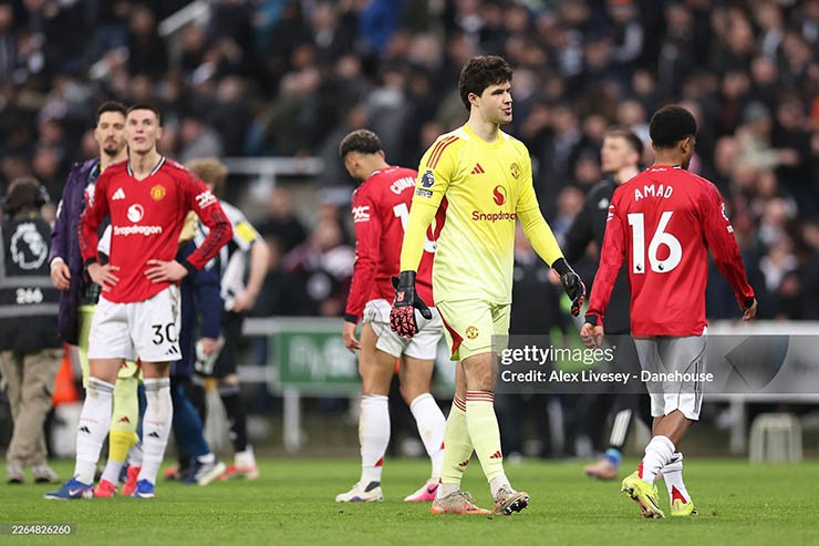 Dù thua Newcastle, MU vẫn có nhiều cơ hội đoạt vé dự Champions League mùa tới