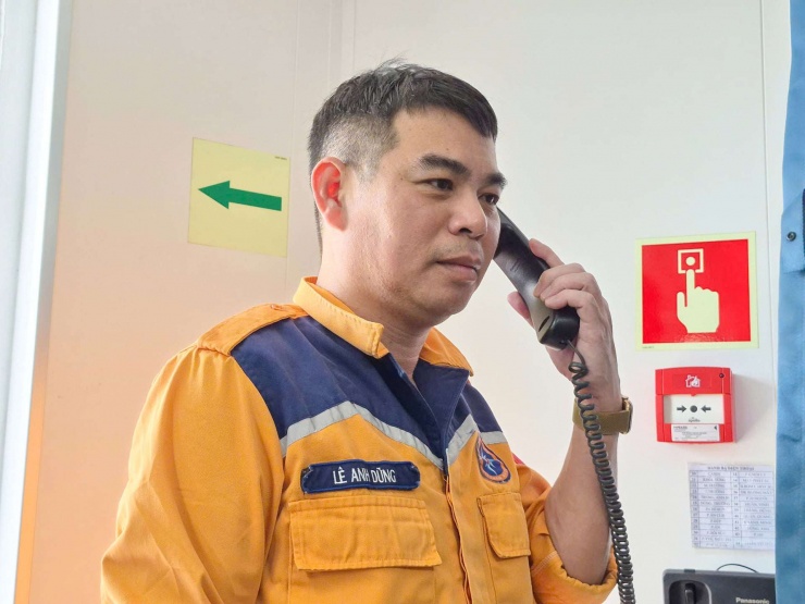 Theo đại diện Trung tâm Phối hợp tìm kiếm, cứu nạn hàng hải khu vực 2 (đóng tại TP Đà Nẵng) cho biết, tàu SAR 631 thường xuyên được huy động ứng trực tại các khu vực có diễn biến thời tiết phức tạp để kịp thời hỗ trợ ngư dân gặp nạn trên biển.