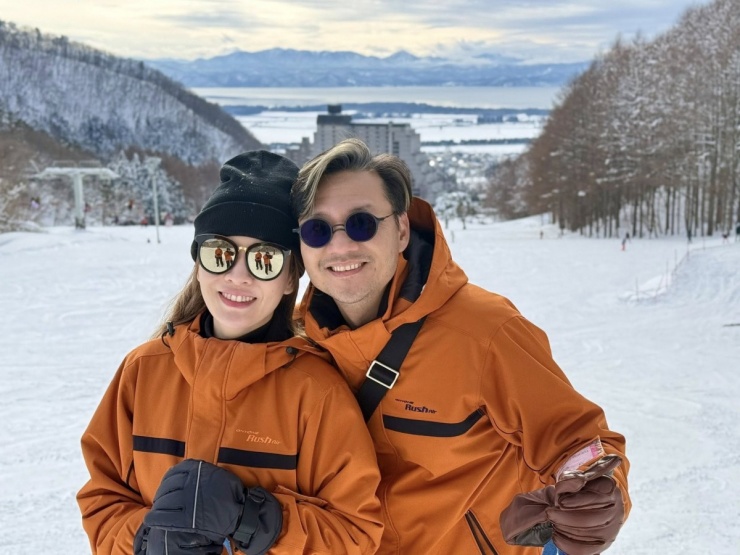 Ảnh sao 6/3: Vợ cầu thủ Duy Mạnh gọi mình là 'cô gái quê mùa' - 1