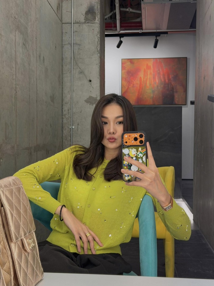 Ảnh sao 6/3: Vợ cầu thủ Duy Mạnh gọi mình là 'cô gái quê mùa' - 5