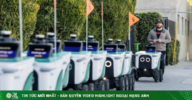 Nghề 'chăn' robot giao hàng