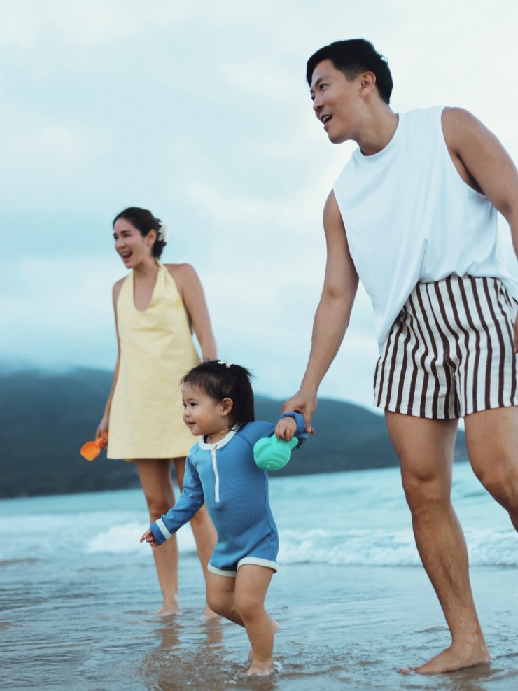 Sao Thái mê nước dừa, khen bánh căn Nha Trang - 2